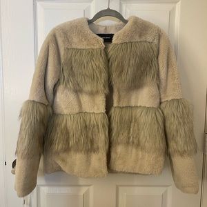 FAUX FUR JACKET / Vera Moda